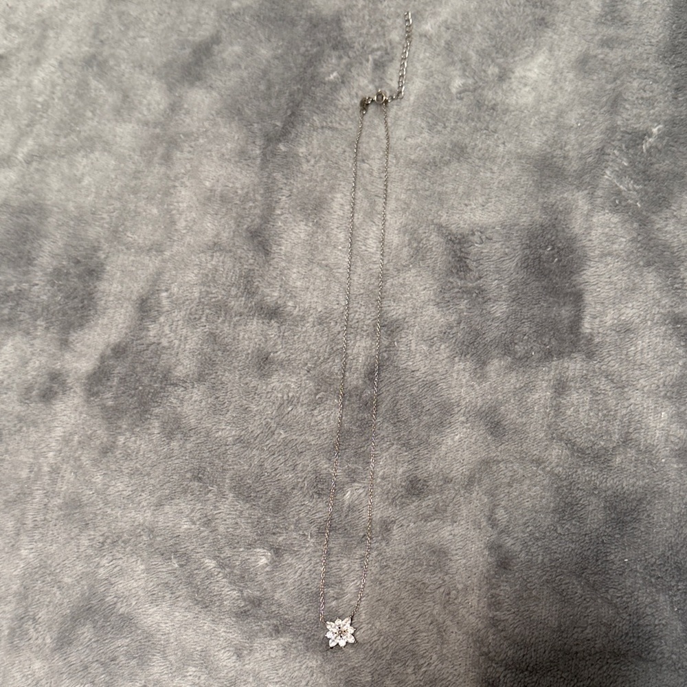 Silver Flower Pendant Necklace